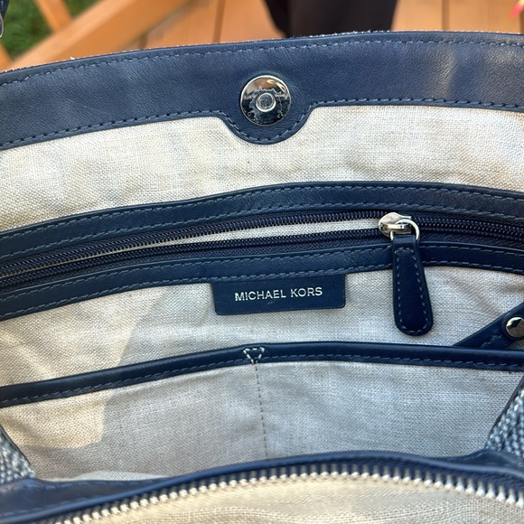 Michael Kors Raven Denim Large Shoulder Bag - Picture 9 of 12